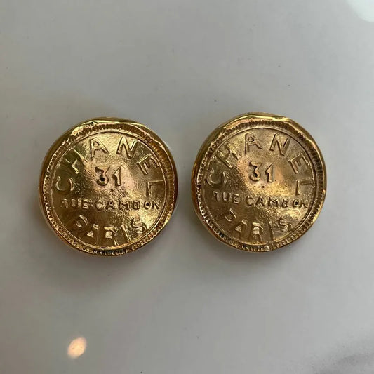 rb274-chanel-vintage-rue-cambon-medallion-clip-on-earrings