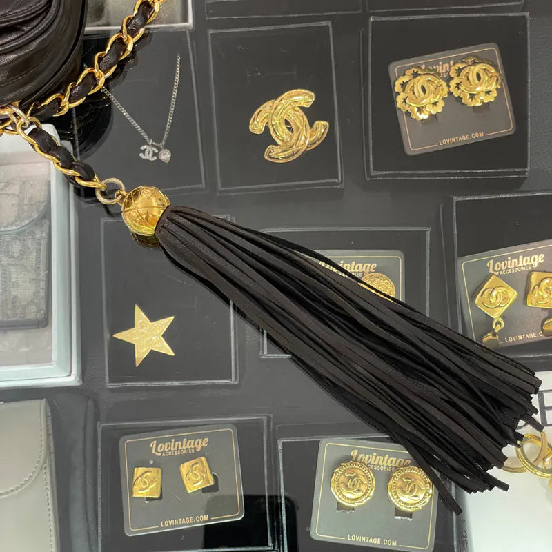 rc473-chanel-vintage-black-lambskin-quilted-camera-bag