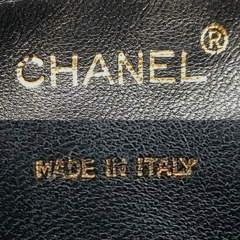 ra699-chanel-vintage-black-lambskin-quilted-camera-bag