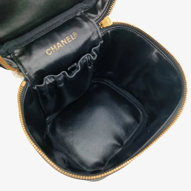 jah180-chanel-vintage-black-caviar-leather-cosmetic-bag