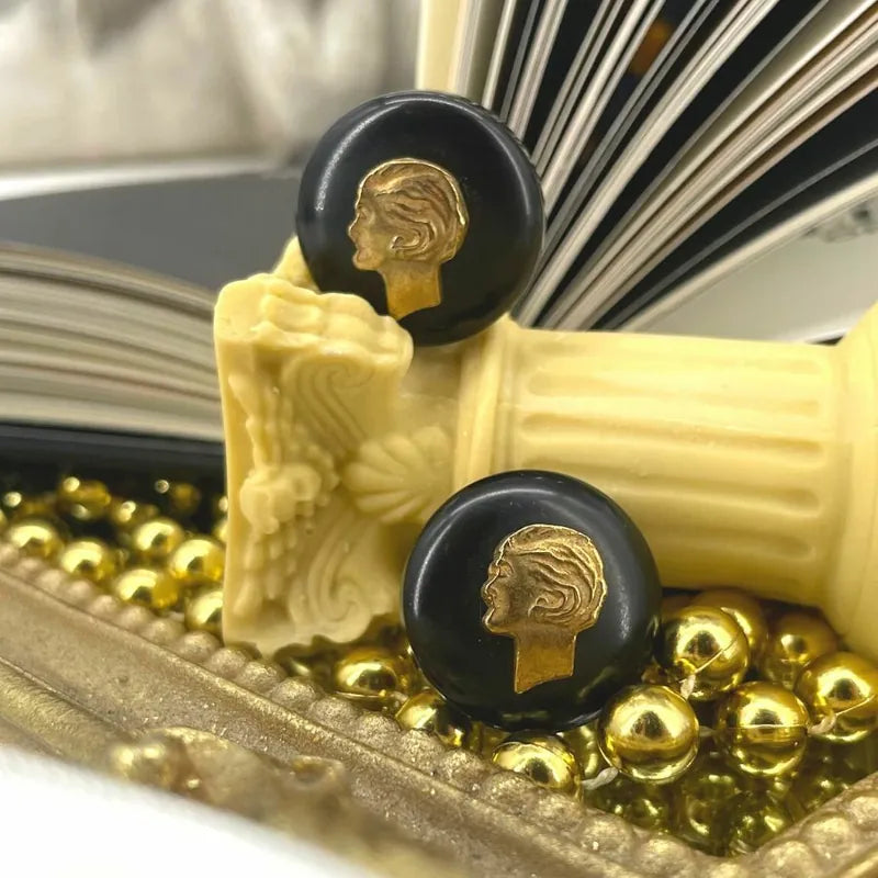 jm927-chanel-vintage-coco-round-earring