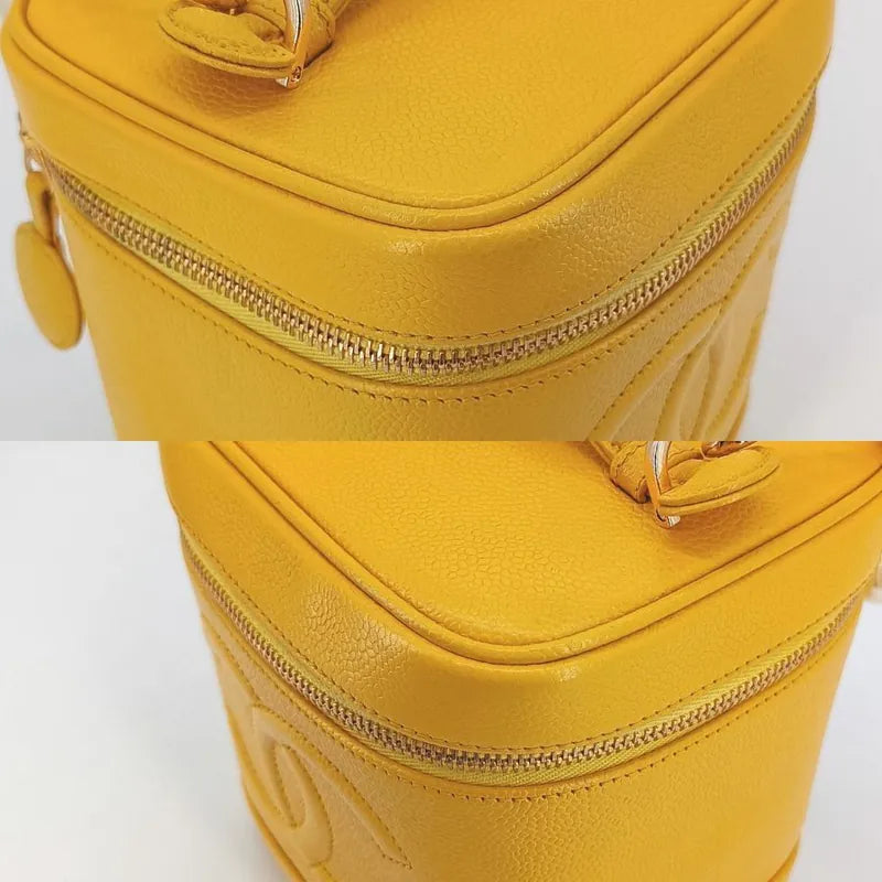 jt132-chanel-vintage-yellow-caviar-leather-cosmetic-bag
