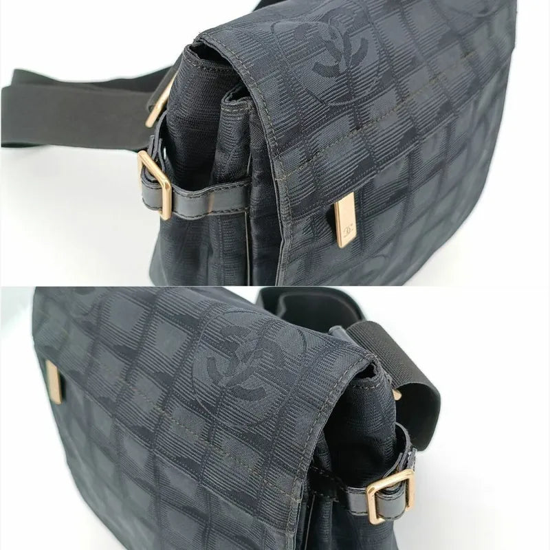 ra030-chanel-vintage-black-nylon-should-bag