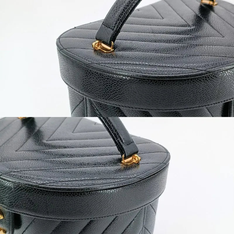 jr289-chanel-vintage-black-caviar-leather-chevron-cosmetic-bag