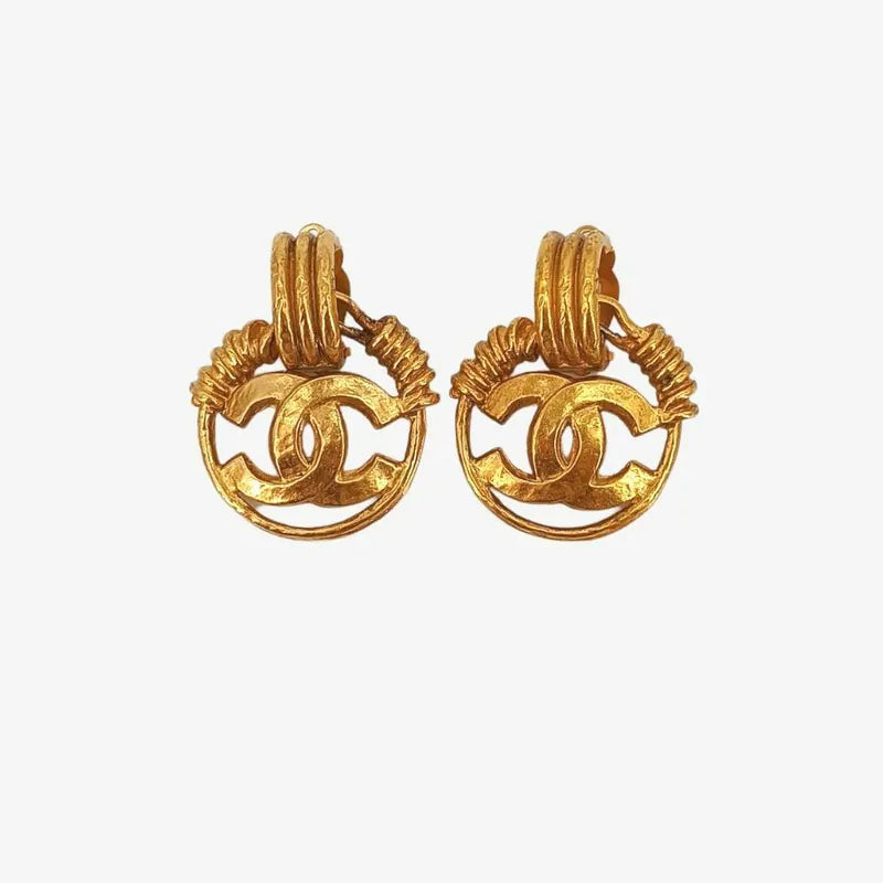 jt308-chanel-vintage-cc-spring-gold-plated-cutout-clip-on-earrings