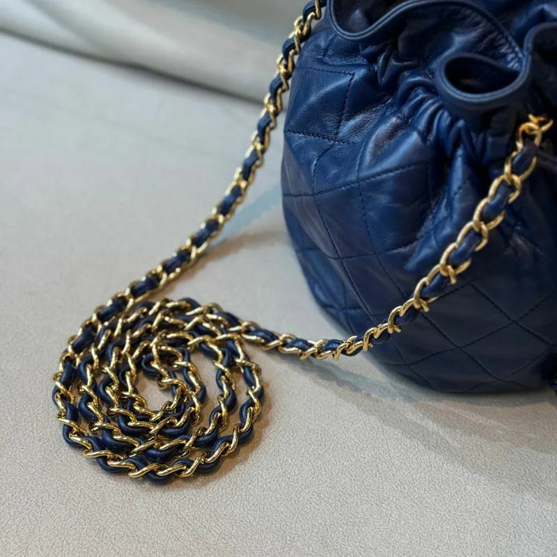 rc192-chanel-vintage-navy-lambskin-quilted-cc-logo-shoulder-bag