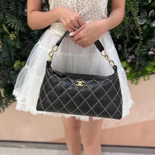 RB954 - CHANEL Vintage Black Calfskin Wild Stitch Handbag