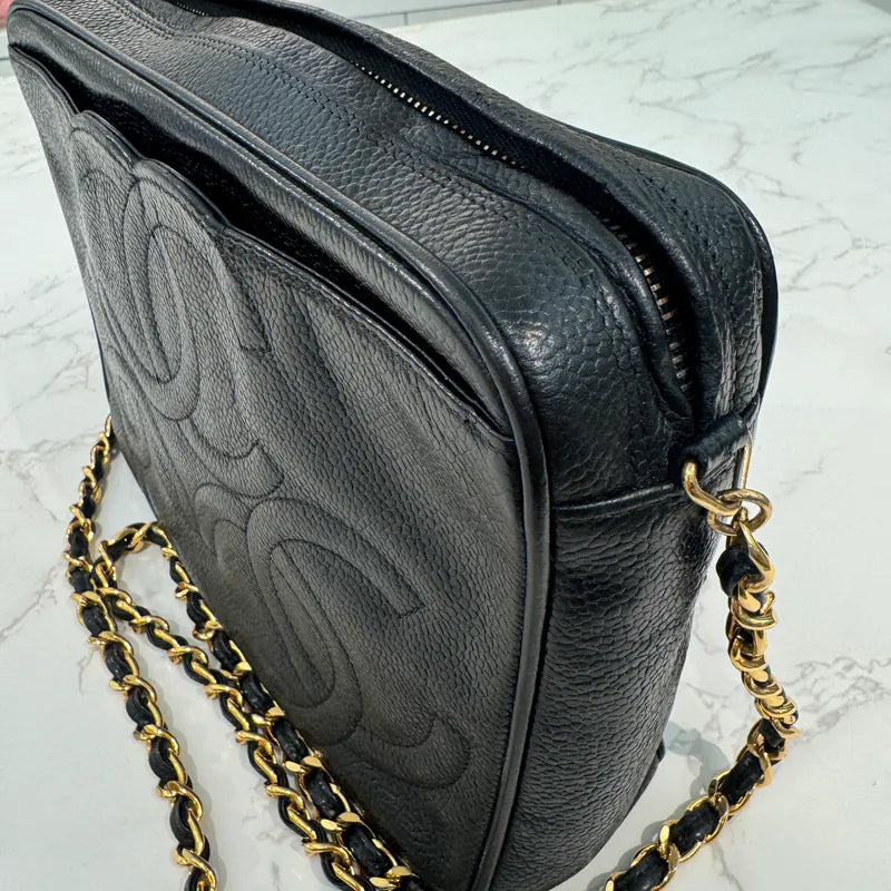 jw935-chanel-vintage-black-caviar-leather-triple-cc-camera-bag