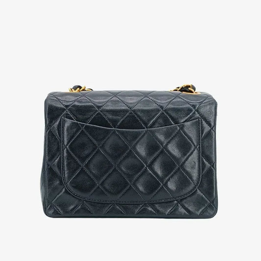 js993-chanel-vintage-black-lambskin-17cm-mini-square-flap-bag