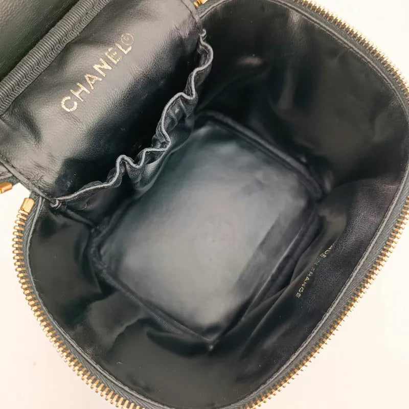 ra904-chanel-vintage-black-caviar-leather-cosmetic-bag