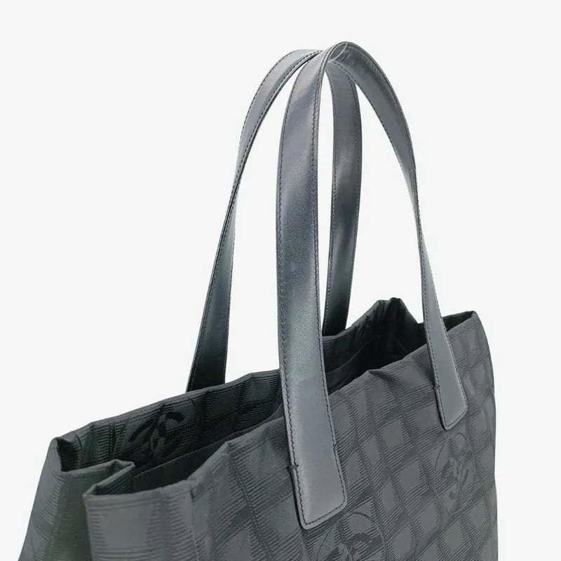 ra451-chanel-vintage-black-nylon-tote-bag