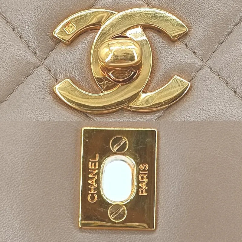 ra456-chanel-vintage-grey-lambskin-gold-chain-camera-bag