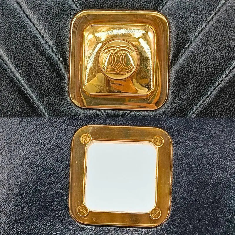 ra520-chanel-vintage-black-lambskin-chevron-push-lock-flap-bag