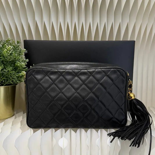 jw393-chanel-vintage-black-lambskin-tassel-camera-bag