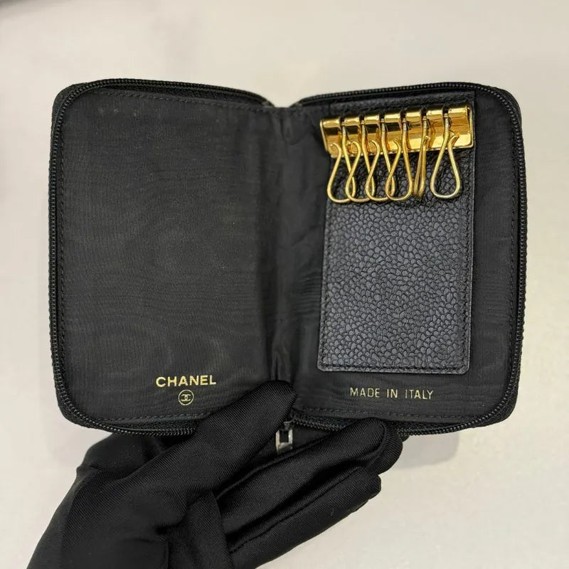 jx381-chanel-vintage-black-caviar-leather-zipped-key-holder-case