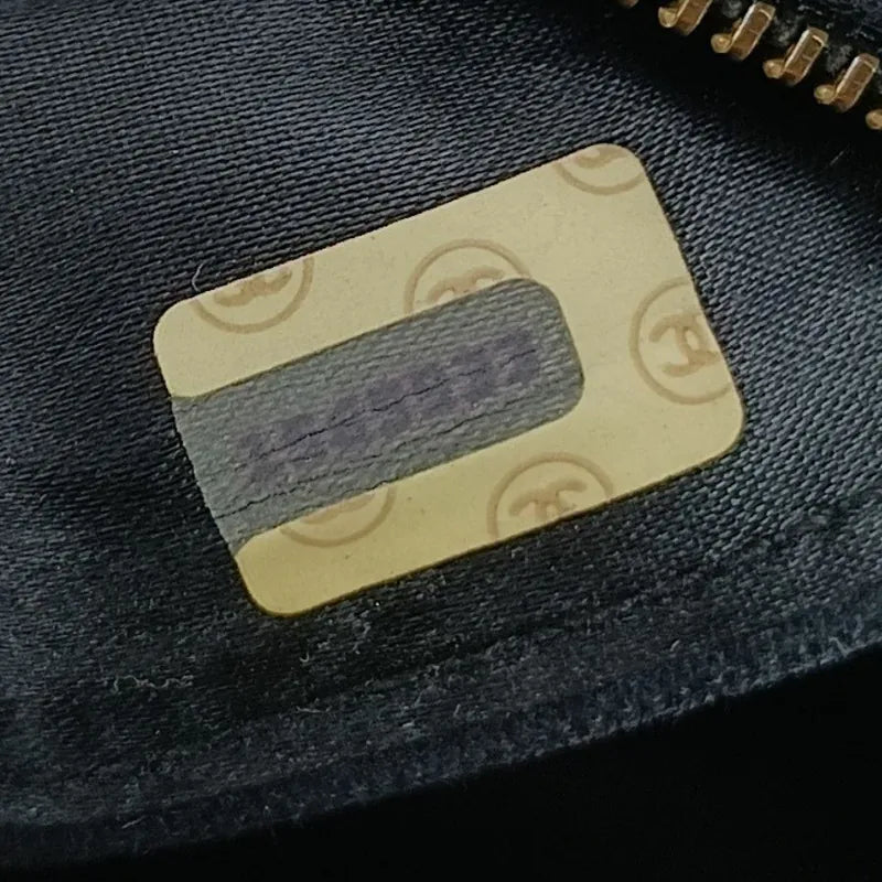 rb032-chanel-vintage-black-lambskin-quilted-camera-bag