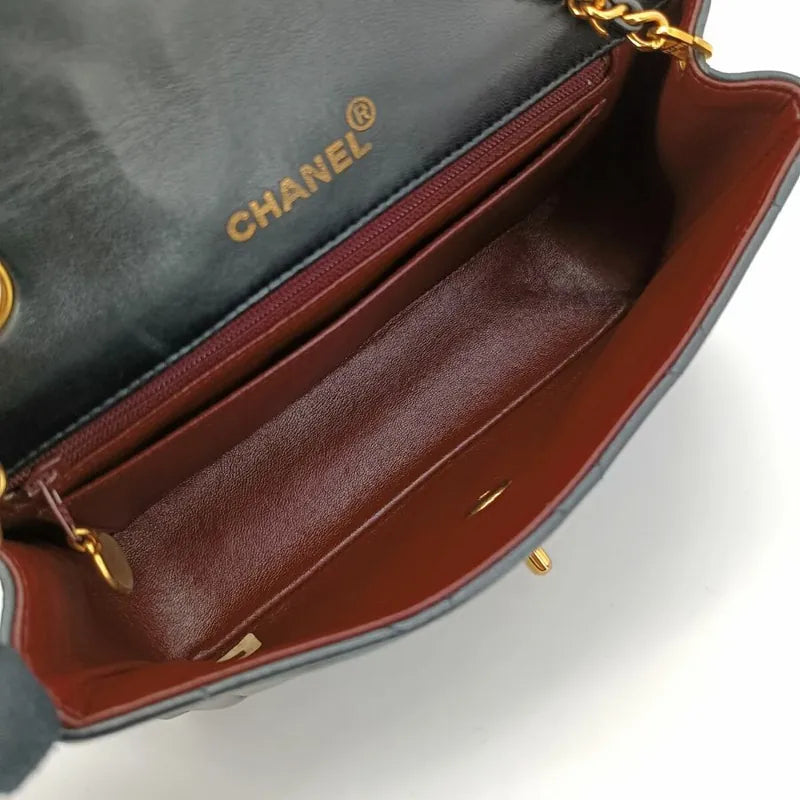 jr660-chanel-vintage-black-lambskin-quilted-flap-bag