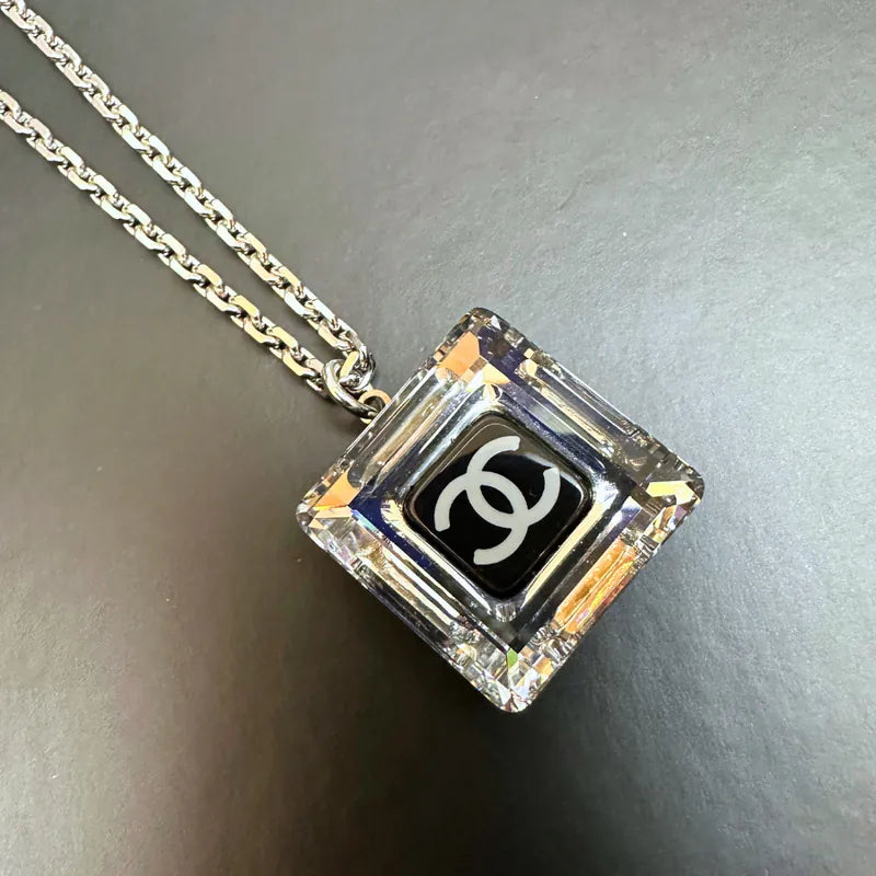 rc763-chanel-cc-square-charm-necklace