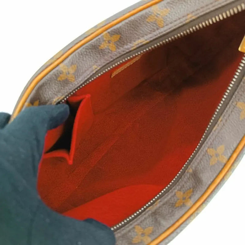 ra028-louis-vuitton-croissant