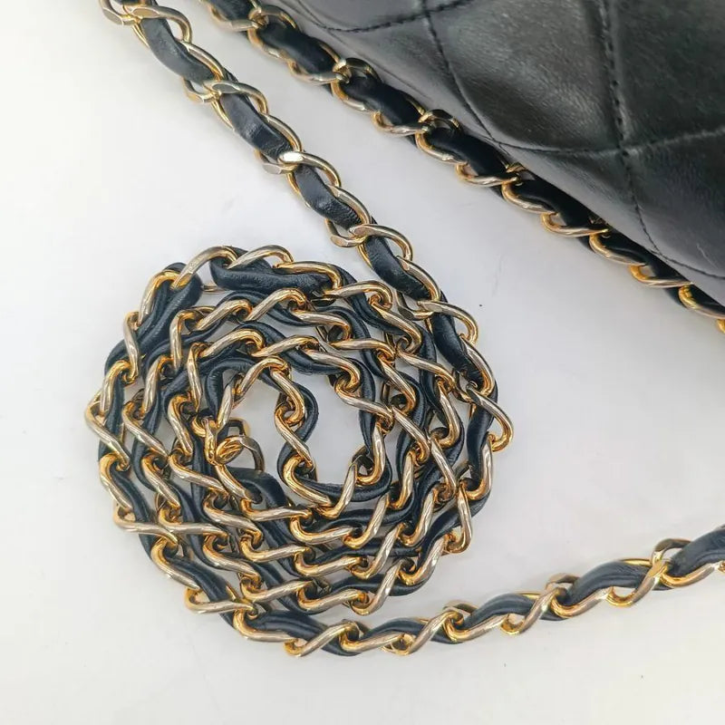 rb016-chanel-vintage-black-lambskin-25cm-flap-bag