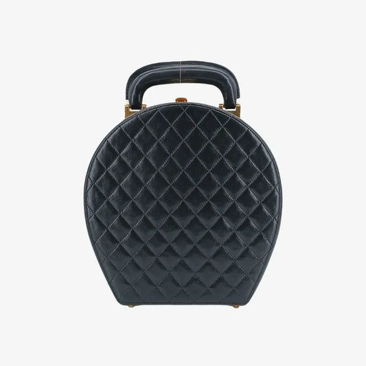 ra638-chanel-vintage-black-lambskin-quilted-vanity-case