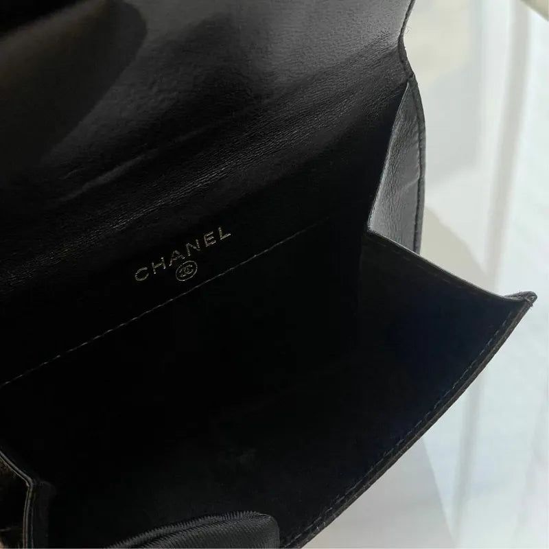 rc030-chanel-vintage-black-caviar-leather-wallet