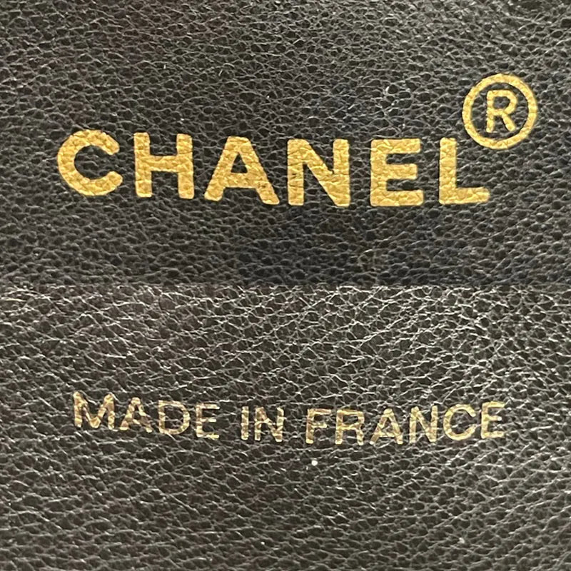 rc473-chanel-vintage-black-lambskin-quilted-camera-bag