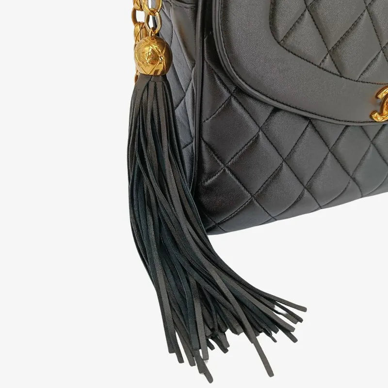 jt886-chanel-vintage-black-lambskin-gold-chain-camera-bag
