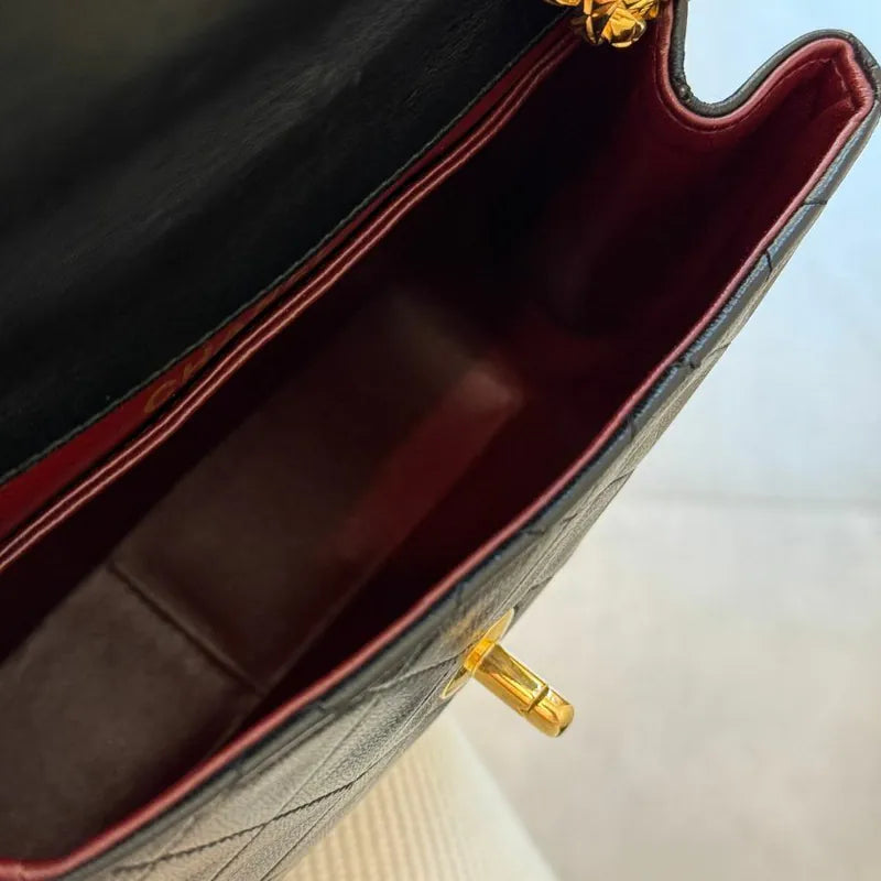 rc664-chanel-vintage-black-lambskin-trapeze-flap-bag