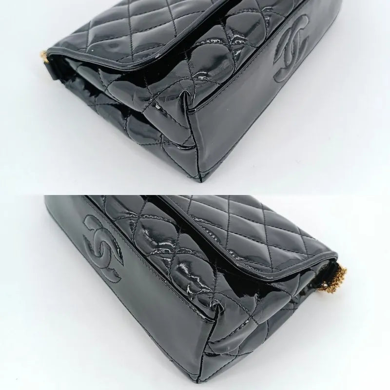c320-chanel-vintage-black-patent-leather-quilted-flap-bag