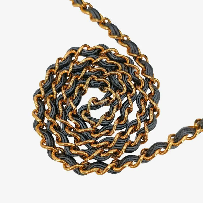 ra827-chanel-vintage-black-lambskin-quilted-camera-bag