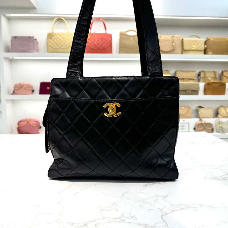 rc536-chanel-vintage-black-lambskin-tote-bag