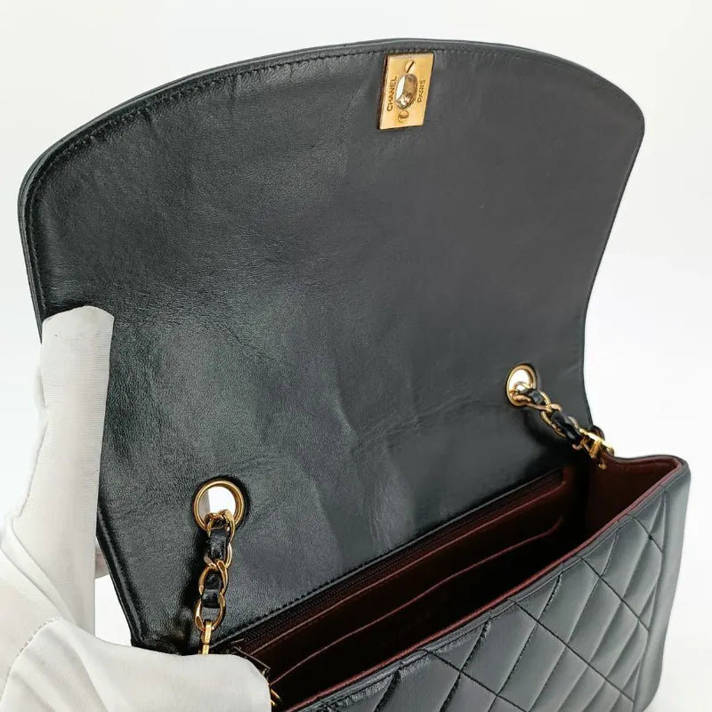 ju221-chanel-vintage-black-lambskin-25cm-diana-flap-bag