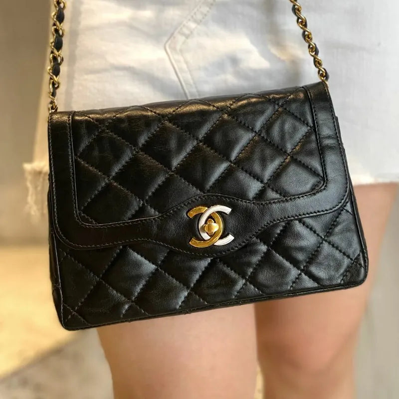 jr529-chanel-vintage-black-lambskin-paris-limited-flap-bag