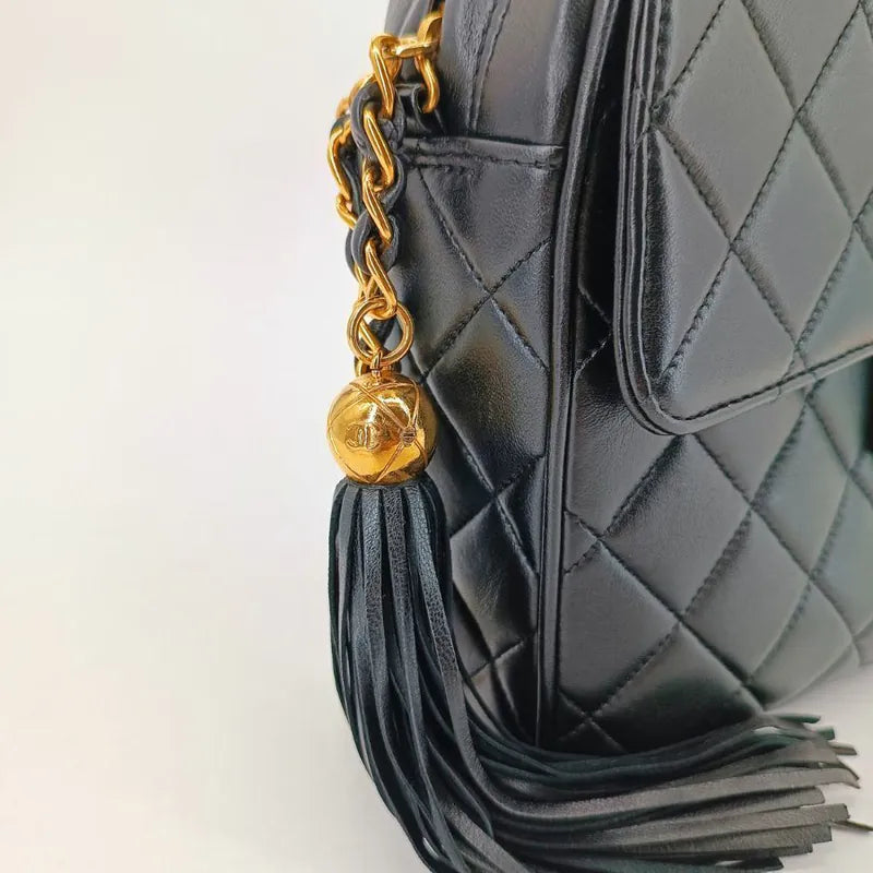 jw234-chanel-vintage-black-lambskin-quilted-camera-bag