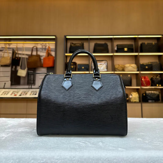 jx687-louis-vuitton-vintage-black-leather-speedy-28