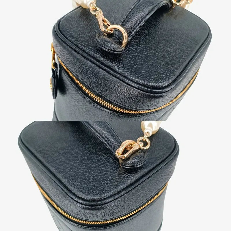 jt441-chanel-vintage-black-caviar-leather-cosmetic-bag