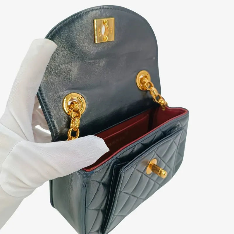 c459-chanel-vintage-black-lambskin-gold-chain-flap-bag