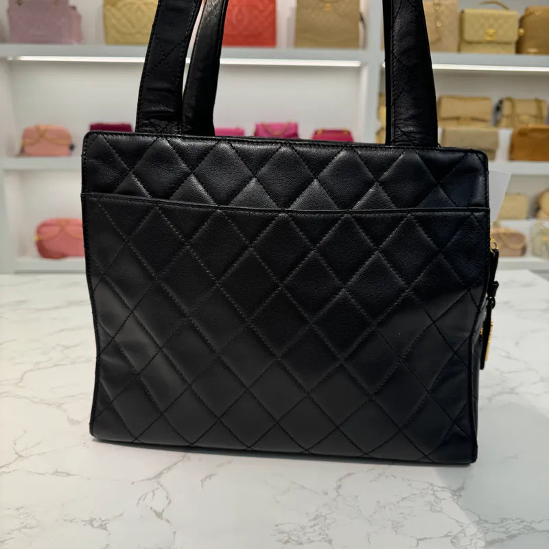 rc536-chanel-vintage-black-lambskin-tote-bag