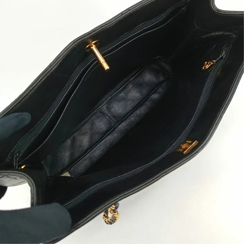 ra010-chanel-vintage-black-lambskin-quilted-tote-bag