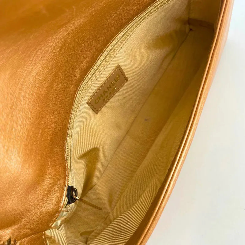 jw180-chanel-vintage-bronze-lambskin-chocolate-bar-handbag