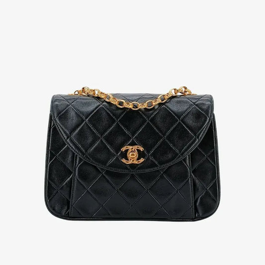 jt941-chanel-vintage-black-lambskin-gold-chain-flap-bag