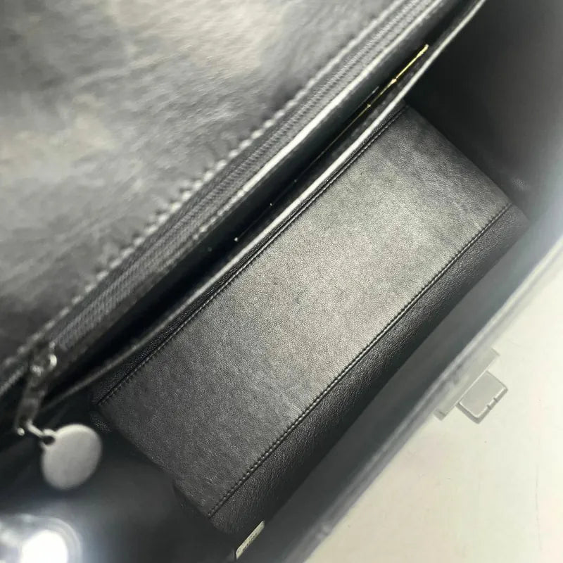 jw451-chanel-vintage-lambskin-classic-flap-shoulder-bag-black-hardware-255