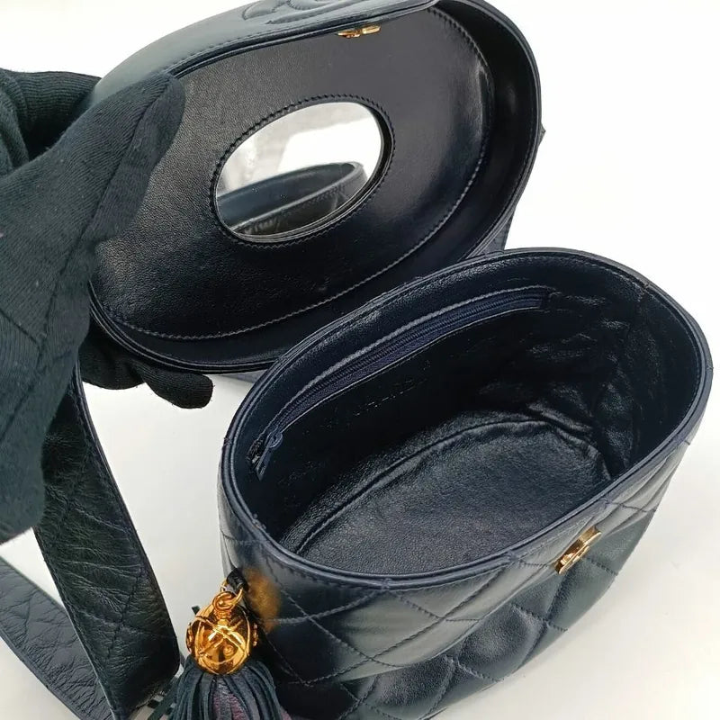 jt581-chanel-vintage-navy-lambskin-tassel-vanity-case-bag