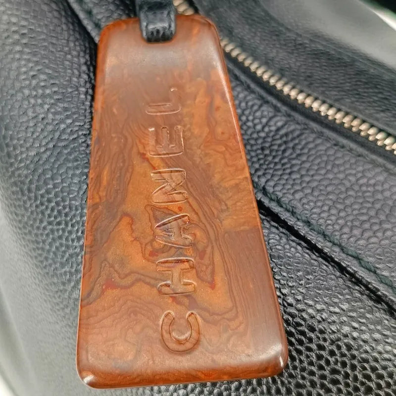 jt621-chanel-vintage-black-caviar-leather-wood-chain-handle-bag