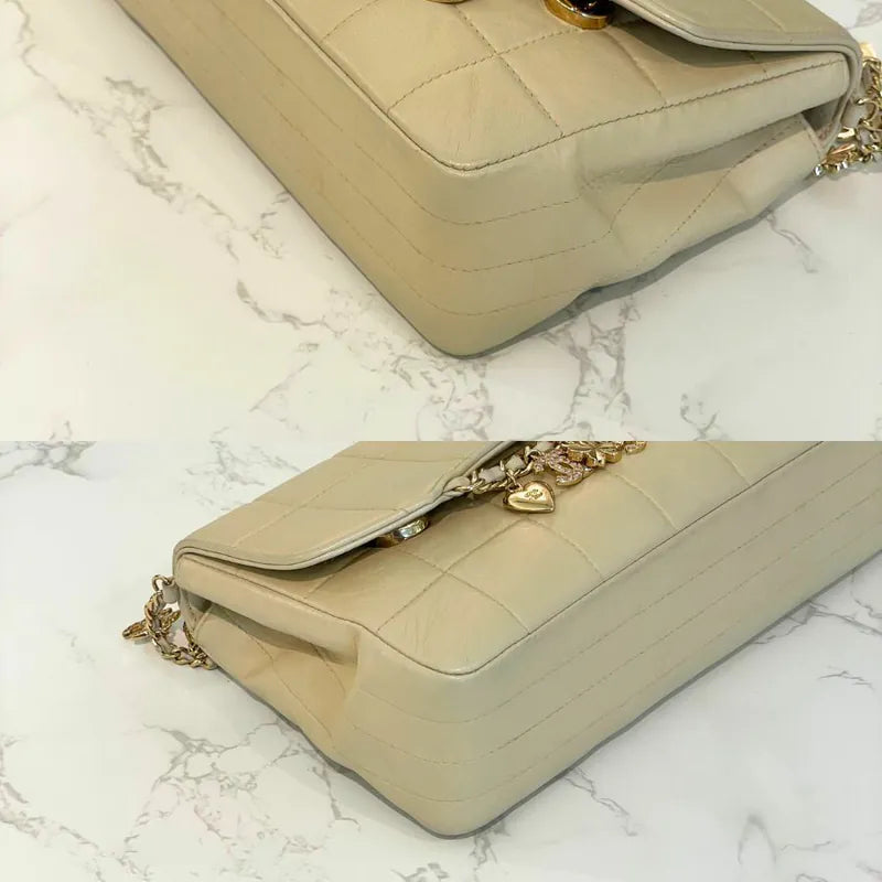 c538-chanel-vintage-beige-lambskin-chocolate-bar-charms-flap-bag