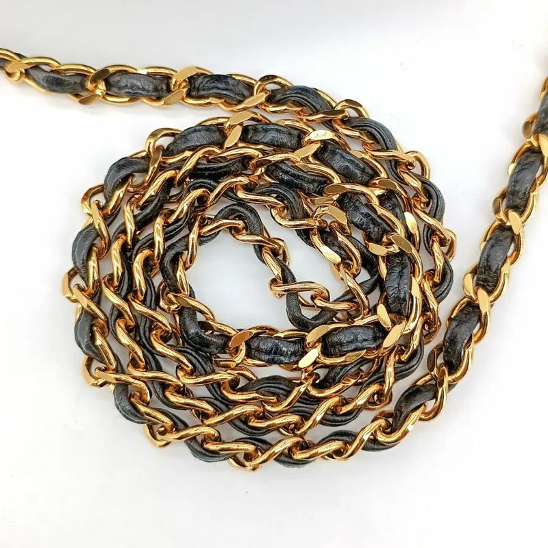 jt282-chanel-vintage-black-lambskin-quilted-camera-bag