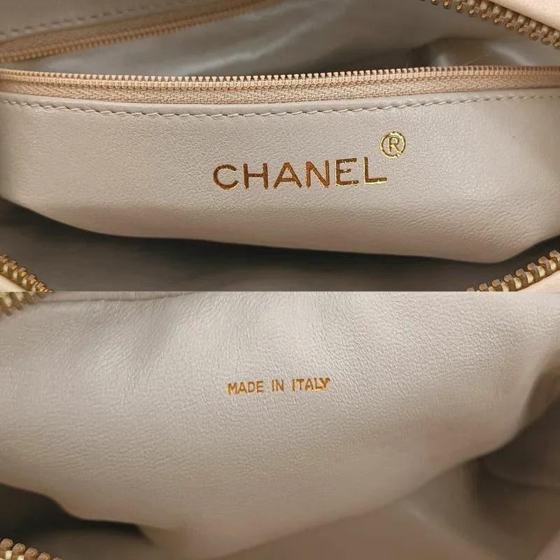 jt442-chanel-vintage-beige-lambskin-gold-chain-camera-bag