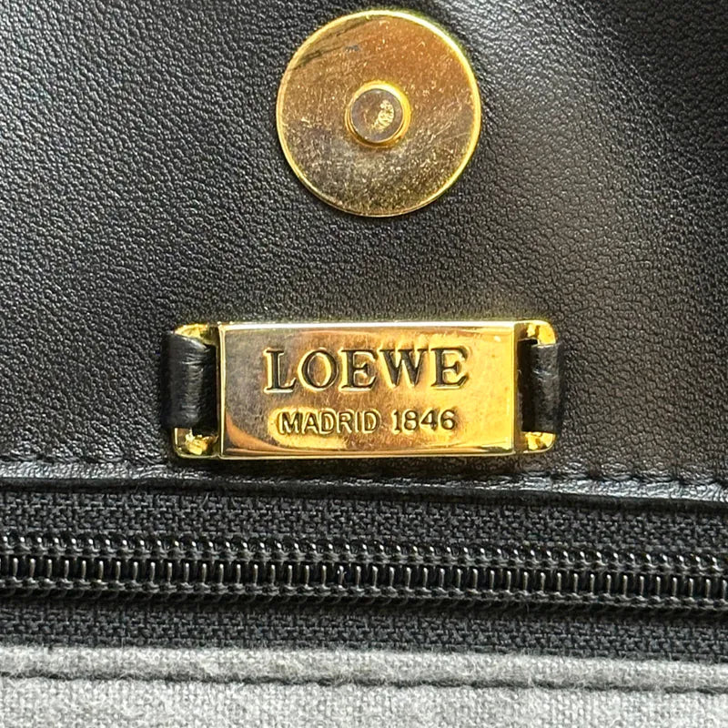 rc402-loewe-vintage-black-lambskin-shoulder-bag
