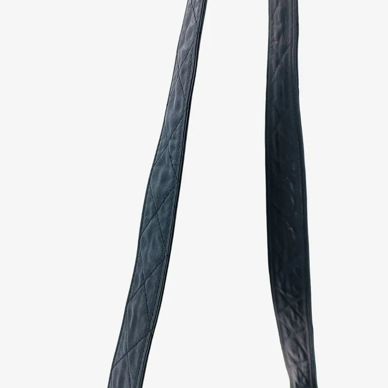 c481-chanel-vintage-black-lambskin-tessel-camera-bag